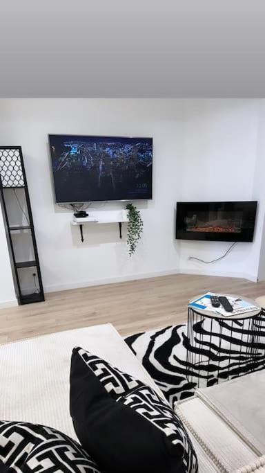 Holiday home Grande Maison Et Jardin Metropole